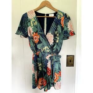 Everly Floral Romper Size Small, Like New